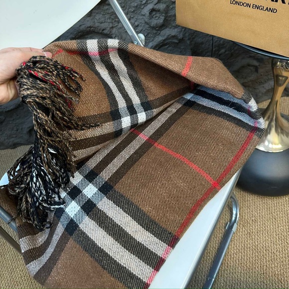 Burberry Kage mesh scarf - Picture 6 of 6